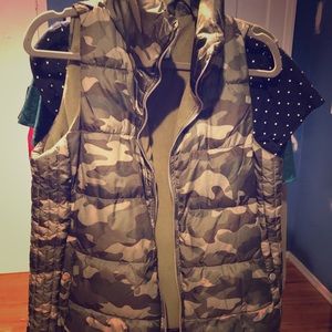 Old Navy Camo Puffer Vest